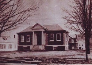 Pettee Memorial Library Building in 1906